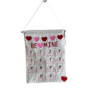 Valentine's Day Wall Hanging Decor w/Red and Pink Hearts Countdown Calendar NEW